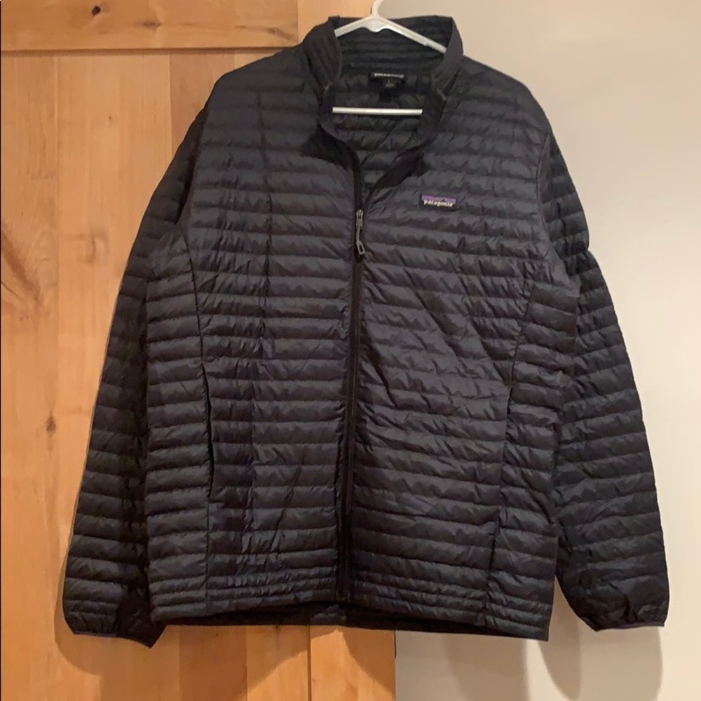 Patagonia Men’s down jacket sz Large EUC